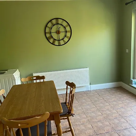 Cozy 2 Bedroom Townhome Donegal Town