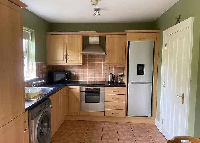 Cozy 2 Bedroom Townhome Feriehus