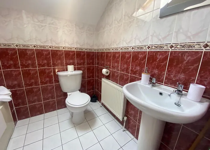 Cozy 2 Bedroom Townhome *