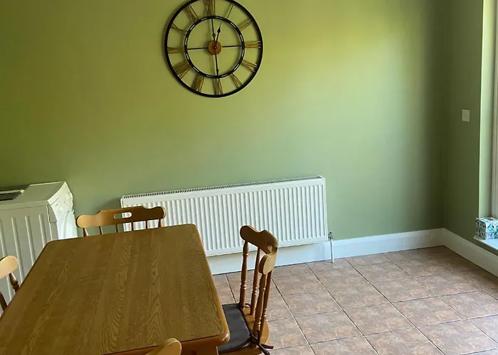 Cozy 2 Bedroom Townhome Donegal Town